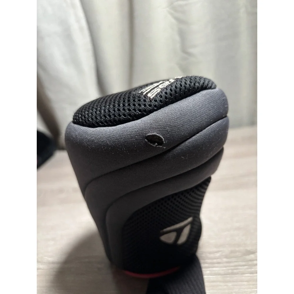 TaylorMade 300 Series Golf Club Headcover Black Grey Red Knit Sock Driver Wood